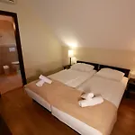 Fürjes Panzió 4*