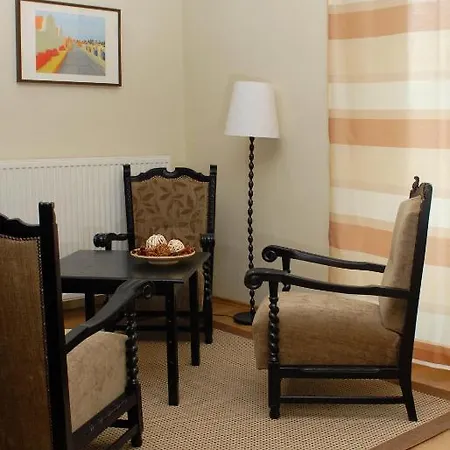 Fuerjes Panzio 블로톤퓌레드