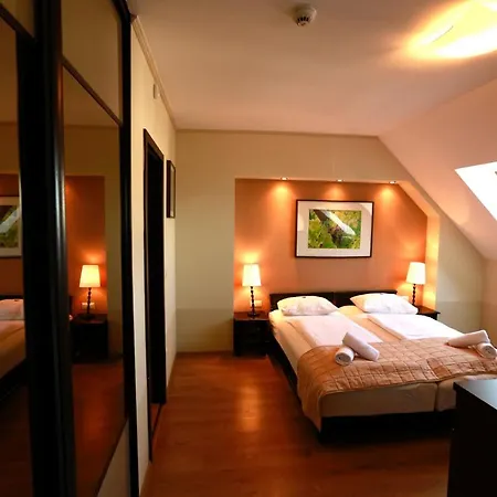 Fuerjes Panzio 3* Balatonfured